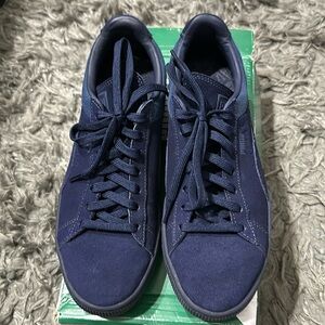 Suede navy blue pumas